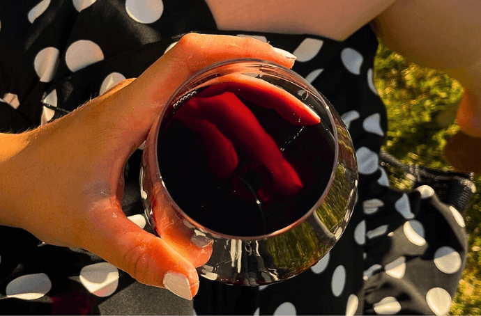 Bread & Butter Cabernet Sauvignon w kielichu